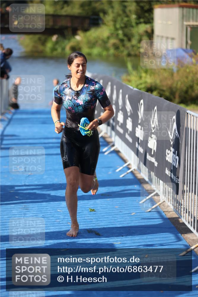 25.08.2024 - Elbe Triathlon Hamburg H.Heesch http://msf.ph/oto/6863477 25.08.2024 09:33:08 Schwimmen 485, 530, 551 meine-sportfotos.de