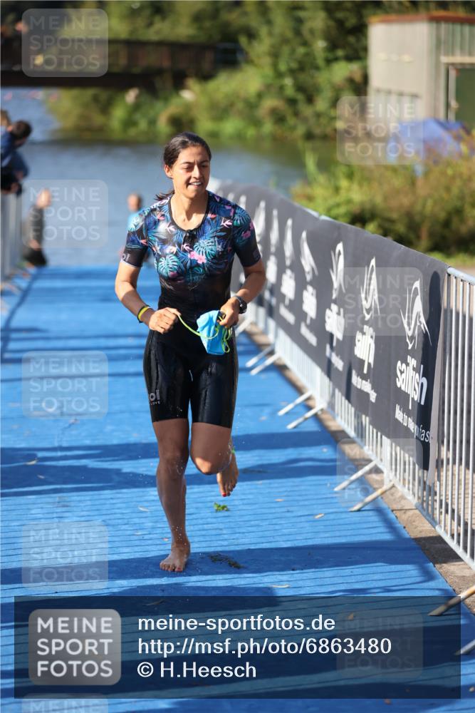 25.08.2024 - Elbe Triathlon Hamburg H.Heesch http://msf.ph/oto/6863480 25.08.2024 09:33:08 Schwimmen 485, 530, 551 meine-sportfotos.de