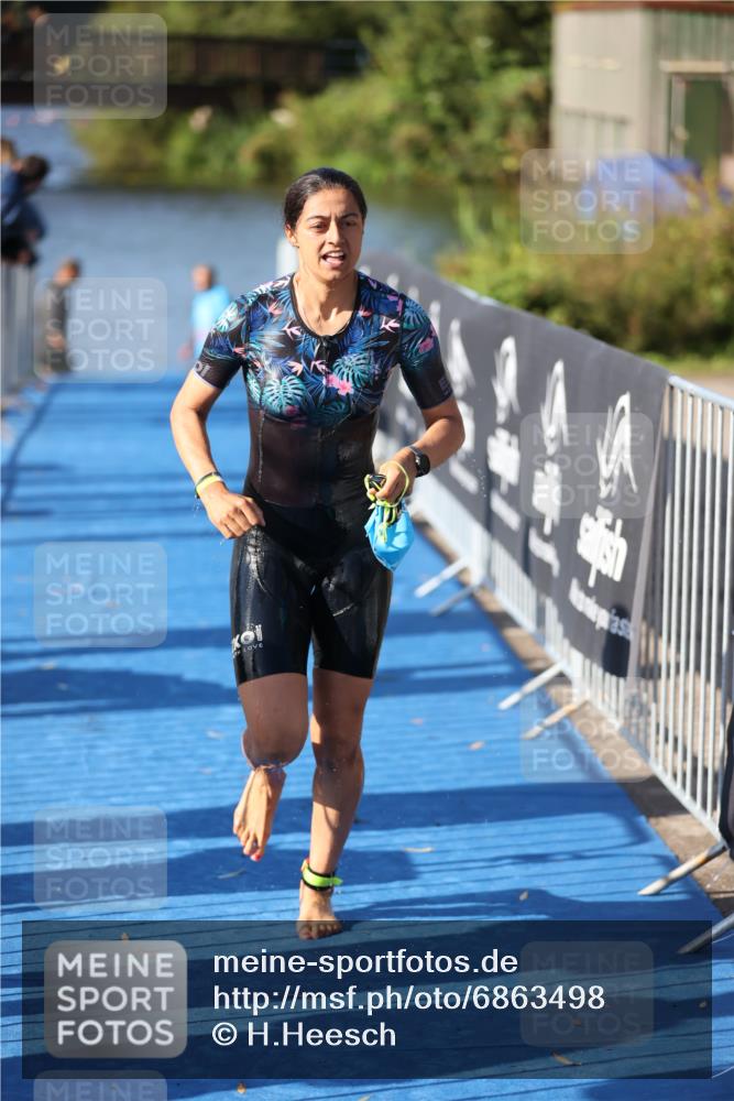 25.08.2024 - Elbe Triathlon Hamburg H.Heesch http://msf.ph/oto/6863498 25.08.2024 09:33:08 Schwimmen 485, 530, 551 meine-sportfotos.de