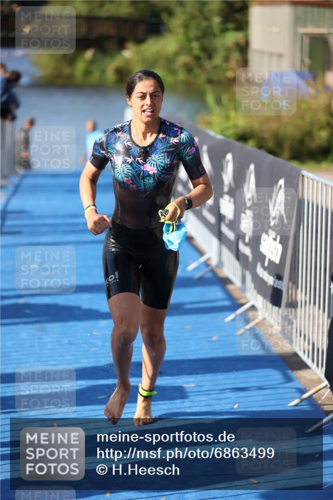 25.08.2024 - Elbe Triathlon Hamburg H.Heesch http://msf.ph/oto/6863499 25.08.2024 09:33:08 Schwimmen 485, 530, 551 meine-sportfotos.de