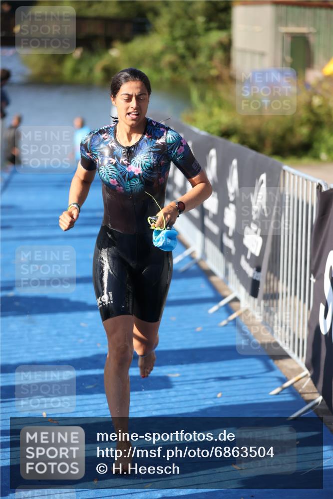 25.08.2024 - Elbe Triathlon Hamburg H.Heesch http://msf.ph/oto/6863504 25.08.2024 09:33:08 Schwimmen 485, 530, 551 meine-sportfotos.de