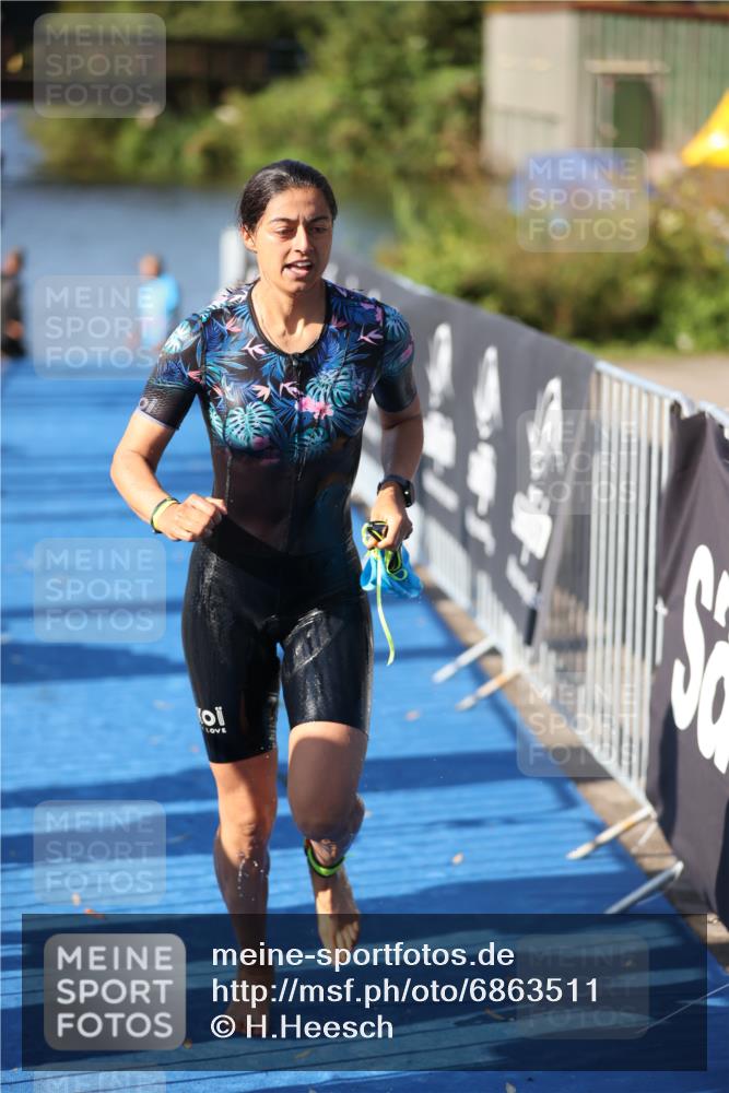 25.08.2024 - Elbe Triathlon Hamburg H.Heesch http://msf.ph/oto/6863511 25.08.2024 09:33:08 Schwimmen 485, 530, 551 meine-sportfotos.de