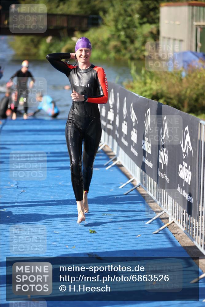 25.08.2024 - Elbe Triathlon Hamburg H.Heesch http://msf.ph/oto/6863526 25.08.2024 09:34:01 Schwimmen 462, 476, 494, 550 meine-sportfotos.de