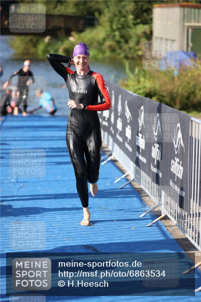 25.08.2024 - Elbe Triathlon Hamburg H.Heesch http://msf.ph/oto/6863534 25.08.2024 09:34:01 Schwimmen 462, 476, 494, 550 meine-sportfotos.de