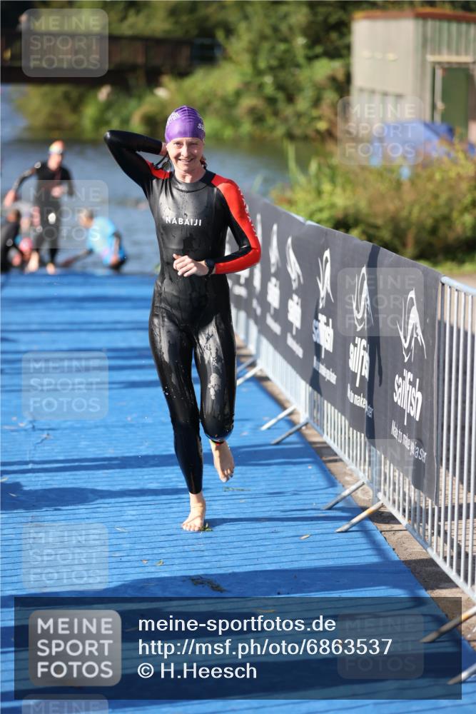 25.08.2024 - Elbe Triathlon Hamburg H.Heesch http://msf.ph/oto/6863537 25.08.2024 09:34:01 Schwimmen 462, 476, 494, 550 meine-sportfotos.de