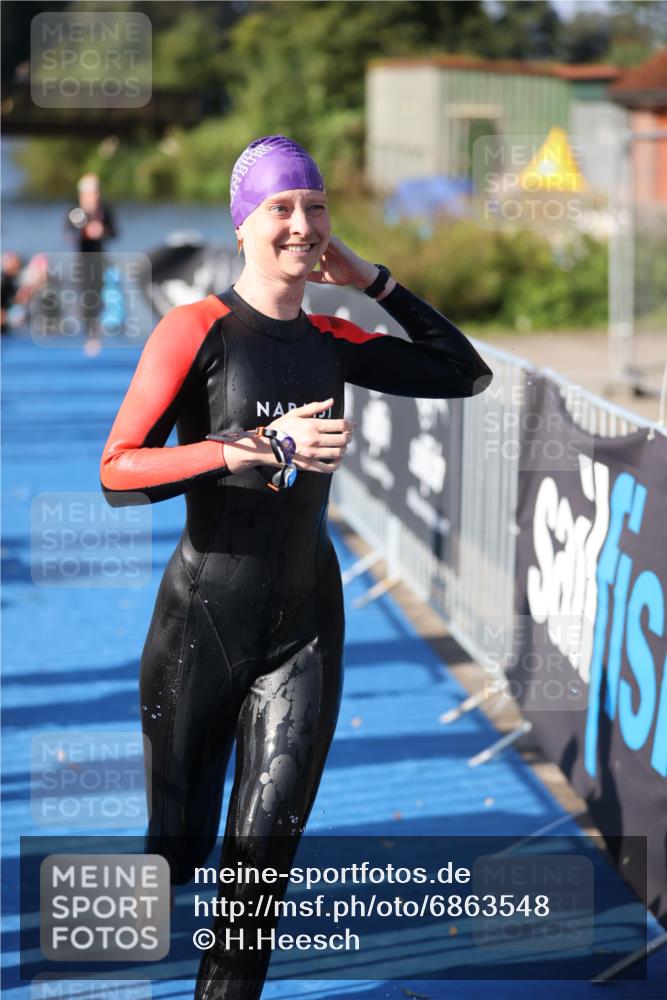 25.08.2024 - Elbe Triathlon Hamburg H.Heesch http://msf.ph/oto/6863548 25.08.2024 09:34:02 Schwimmen 462, 476, 494, 539, 550 meine-sportfotos.de