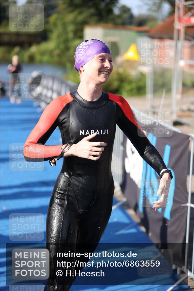 25.08.2024 - Elbe Triathlon Hamburg H.Heesch http://msf.ph/oto/6863559 25.08.2024 09:34:03 Schwimmen 462, 476, 494, 539, 550 meine-sportfotos.de