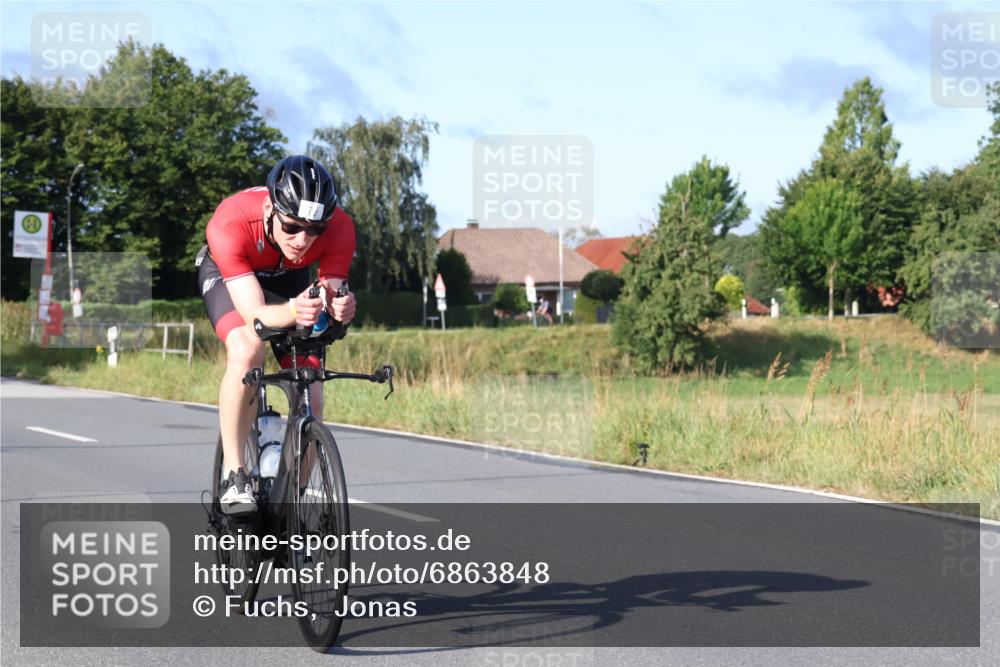 25.08.2024 - Elbe Triathlon Hamburg Fuchs,  Jonas http://msf.ph/oto/6863848 25.08.2024 09:21:05 Radfahren 89, 399, 267, 79, 39, 81, 300 meine-sportfotos.de