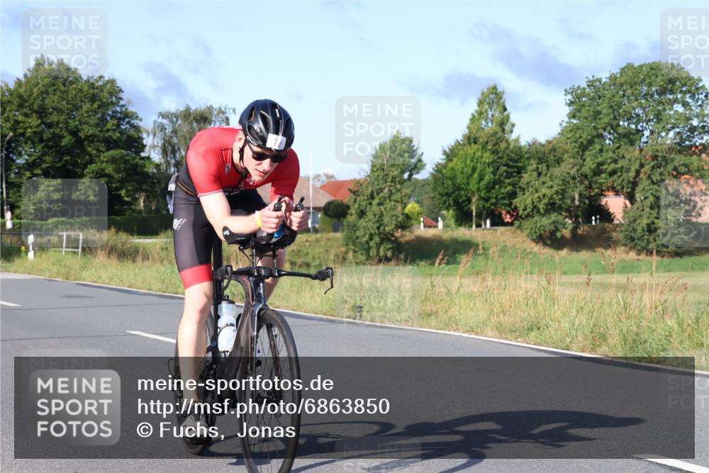 25.08.2024 - Elbe Triathlon Hamburg Fuchs,  Jonas http://msf.ph/oto/6863850 25.08.2024 09:21:05 Radfahren 89, 399, 267, 79, 39, 81, 300 meine-sportfotos.de