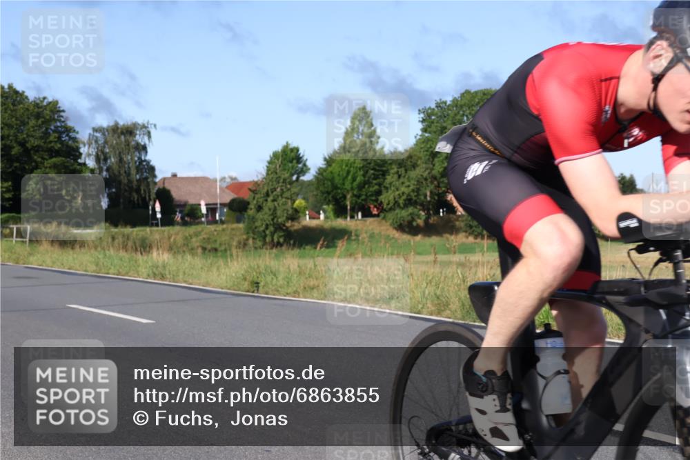 25.08.2024 - Elbe Triathlon Hamburg Fuchs,  Jonas http://msf.ph/oto/6863855 25.08.2024 09:21:05 Radfahren 89, 399, 267, 79, 39, 81, 300 meine-sportfotos.de