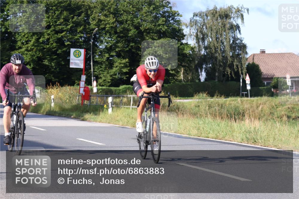 25.08.2024 - Elbe Triathlon Hamburg Fuchs,  Jonas http://msf.ph/oto/6863883 25.08.2024 09:21:10 Radfahren 79, 39, 81, 300 meine-sportfotos.de