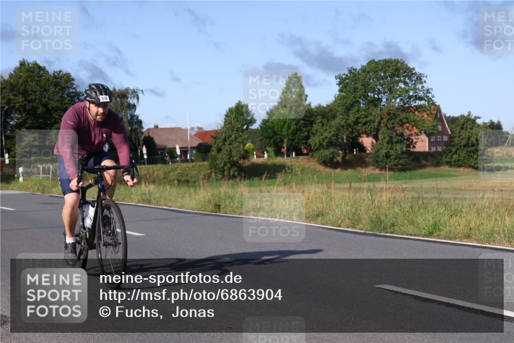 25.08.2024 - Elbe Triathlon Hamburg Fuchs,  Jonas http://msf.ph/oto/6863904 25.08.2024 09:21:11 Radfahren 39, 81, 300 meine-sportfotos.de
