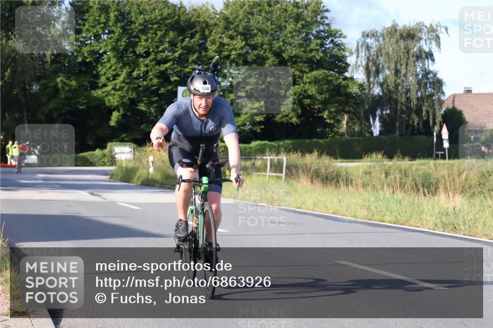 25.08.2024 - Elbe Triathlon Hamburg Fuchs,  Jonas http://msf.ph/oto/6863926 25.08.2024 09:21:19 Radfahren 246, 298, 311 meine-sportfotos.de
