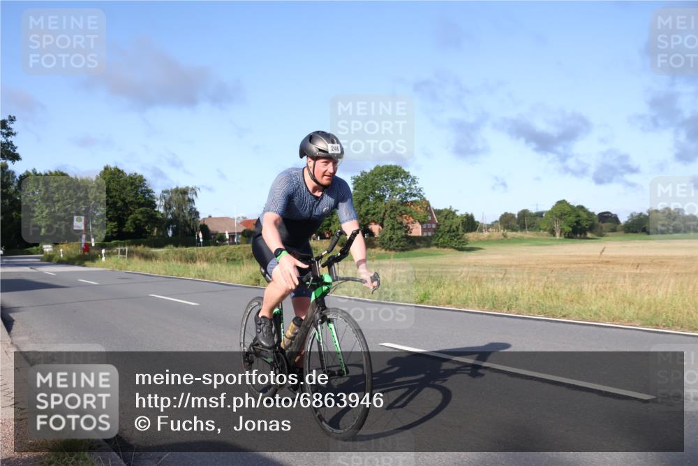 25.08.2024 - Elbe Triathlon Hamburg Fuchs,  Jonas http://msf.ph/oto/6863946 25.08.2024 09:21:20 Radfahren 246, 298, 311 meine-sportfotos.de