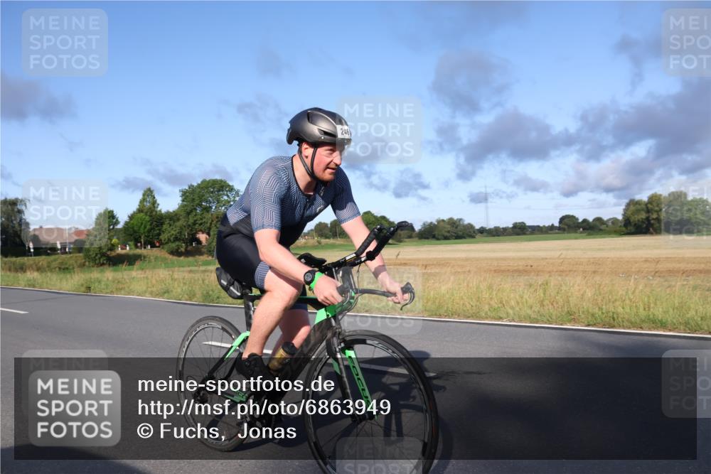 25.08.2024 - Elbe Triathlon Hamburg Fuchs,  Jonas http://msf.ph/oto/6863949 25.08.2024 09:21:20 Radfahren 246, 298, 311 meine-sportfotos.de