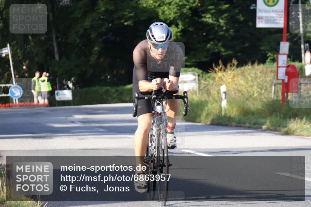 25.08.2024 - Elbe Triathlon Hamburg Fuchs,  Jonas http://msf.ph/oto/6863957 25.08.2024 09:21:23 Radfahren 246, 298, 311 meine-sportfotos.de