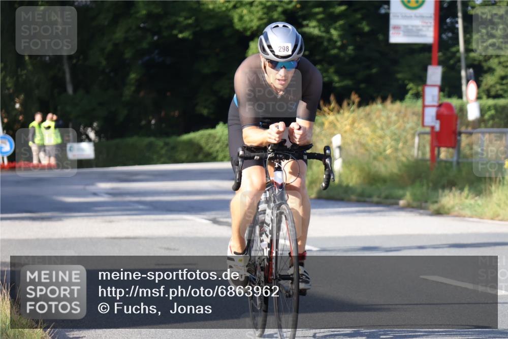 25.08.2024 - Elbe Triathlon Hamburg Fuchs,  Jonas http://msf.ph/oto/6863962 25.08.2024 09:21:23 Radfahren 246, 298, 311 meine-sportfotos.de
