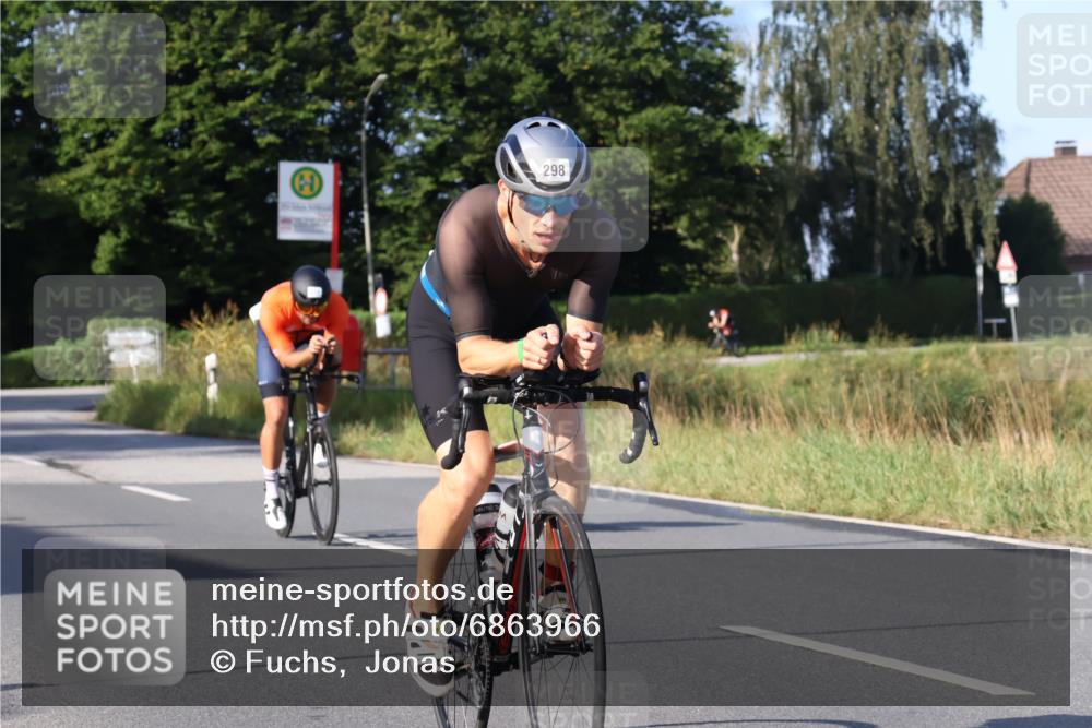 25.08.2024 - Elbe Triathlon Hamburg Fuchs,  Jonas http://msf.ph/oto/6863966 25.08.2024 09:21:23 Radfahren 246, 298, 311 meine-sportfotos.de
