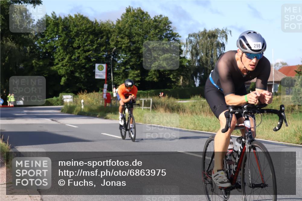 25.08.2024 - Elbe Triathlon Hamburg Fuchs,  Jonas http://msf.ph/oto/6863975 25.08.2024 09:21:24 Radfahren 246, 298, 311 meine-sportfotos.de