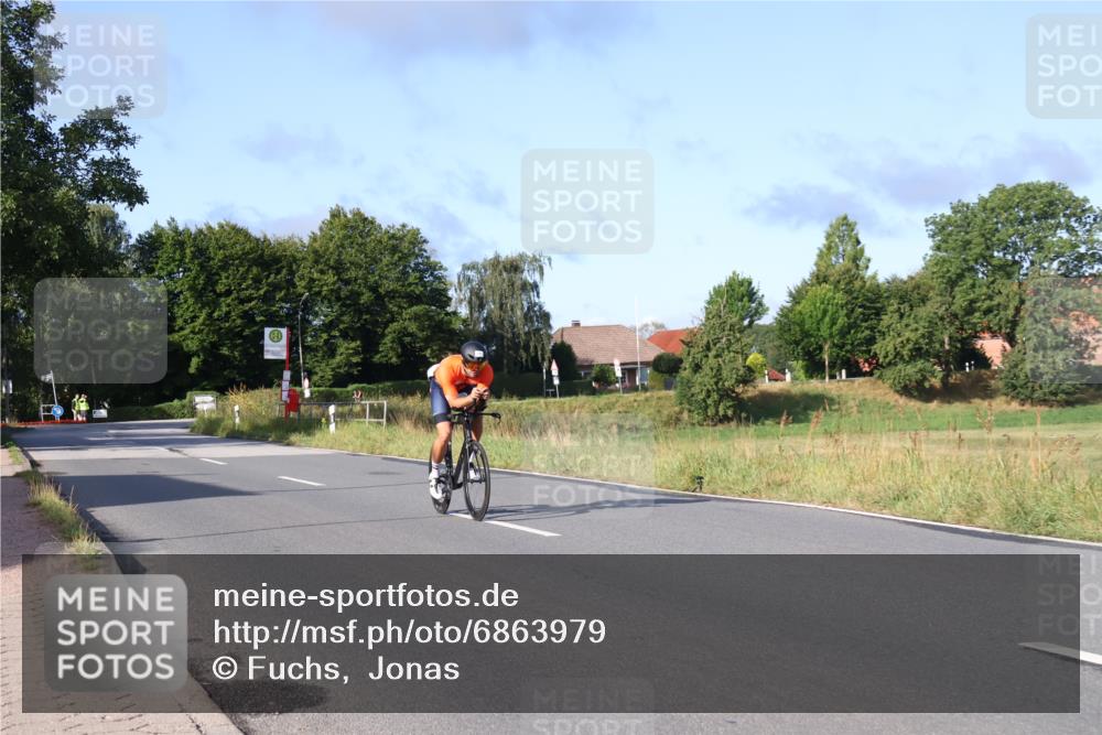 25.08.2024 - Elbe Triathlon Hamburg Fuchs,  Jonas http://msf.ph/oto/6863979 25.08.2024 09:21:24 Radfahren 246, 298, 311 meine-sportfotos.de