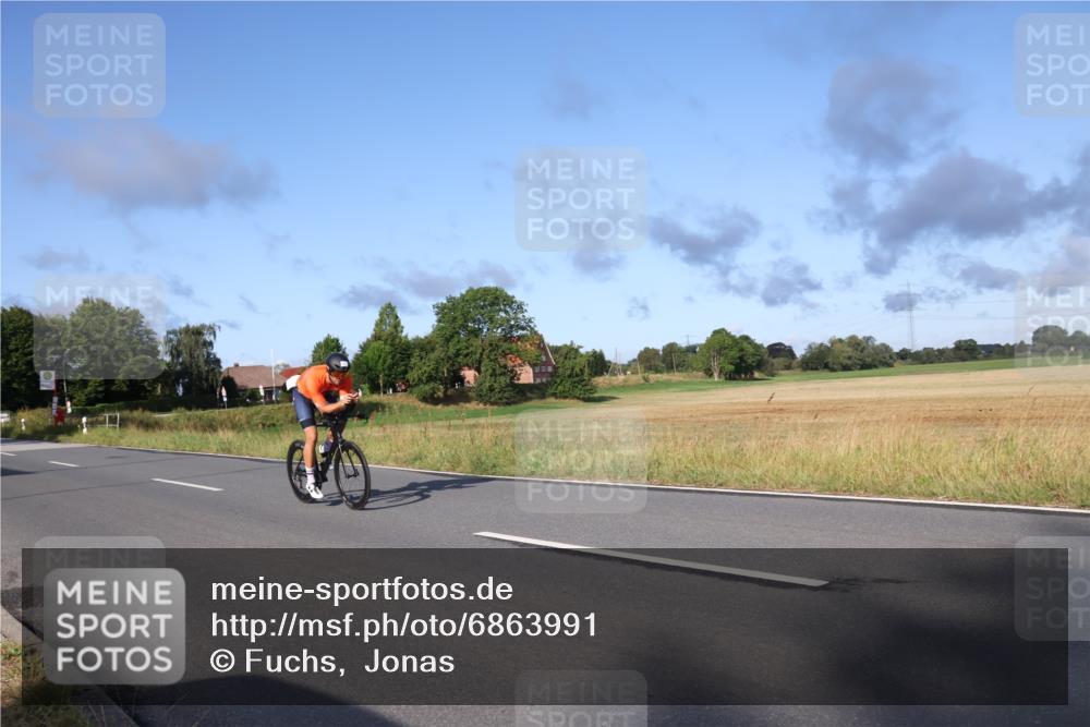 25.08.2024 - Elbe Triathlon Hamburg Fuchs,  Jonas http://msf.ph/oto/6863991 25.08.2024 09:21:25 Radfahren 246, 298, 311 meine-sportfotos.de