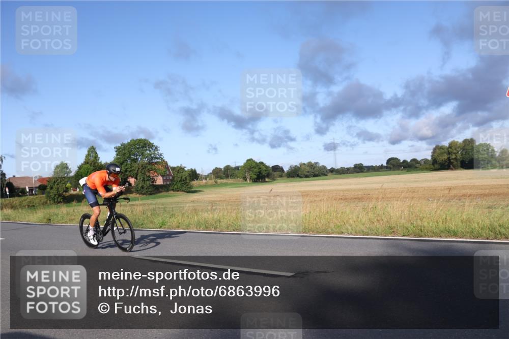 25.08.2024 - Elbe Triathlon Hamburg Fuchs,  Jonas http://msf.ph/oto/6863996 25.08.2024 09:21:25 Radfahren 246, 298, 311 meine-sportfotos.de