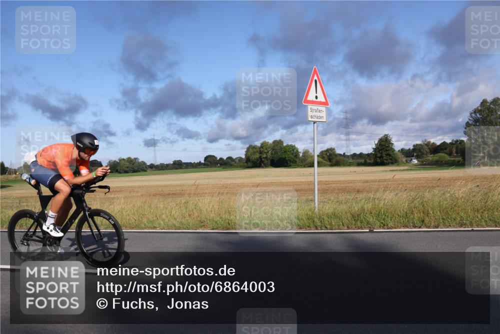 25.08.2024 - Elbe Triathlon Hamburg Fuchs,  Jonas http://msf.ph/oto/6864003 25.08.2024 09:21:25 Radfahren 246, 298, 311 meine-sportfotos.de