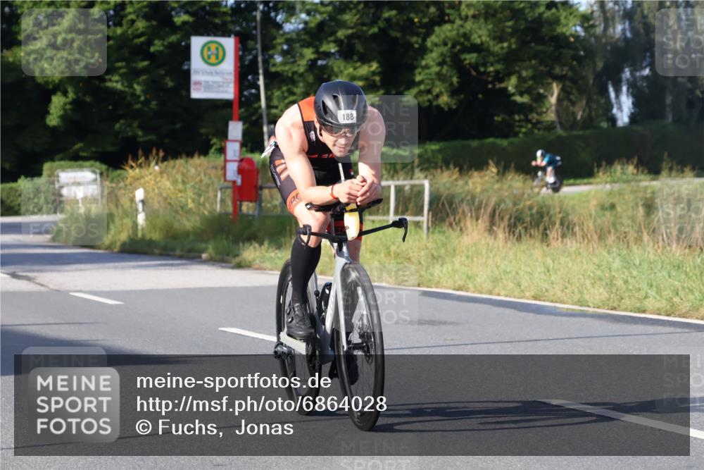 25.08.2024 - Elbe Triathlon Hamburg Fuchs,  Jonas http://msf.ph/oto/6864028 25.08.2024 09:21:33 Radfahren 188, 197, 204 meine-sportfotos.de