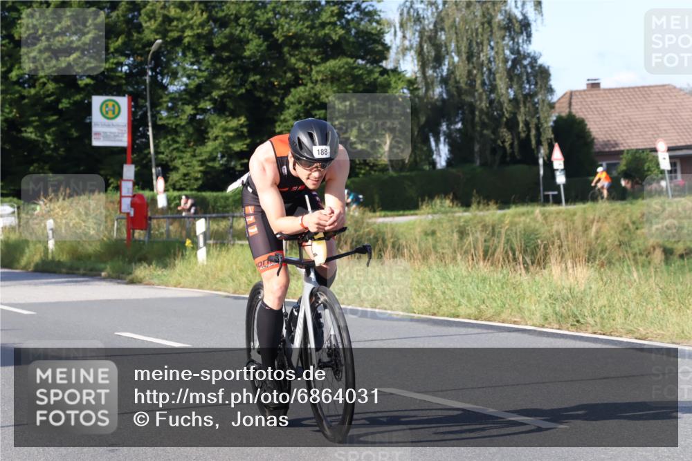 25.08.2024 - Elbe Triathlon Hamburg Fuchs,  Jonas http://msf.ph/oto/6864031 25.08.2024 09:21:34 Radfahren 188, 197, 204, 42 meine-sportfotos.de