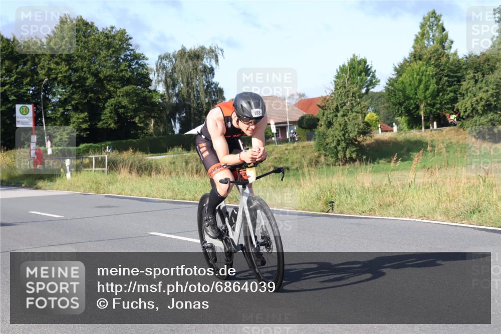 25.08.2024 - Elbe Triathlon Hamburg Fuchs,  Jonas http://msf.ph/oto/6864039 25.08.2024 09:21:34 Radfahren 188, 197, 204, 42 meine-sportfotos.de