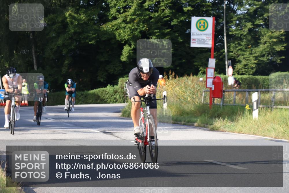 25.08.2024 - Elbe Triathlon Hamburg Fuchs,  Jonas http://msf.ph/oto/6864066 25.08.2024 09:21:38 Radfahren 188, 197, 204, 42, 46, 92 meine-sportfotos.de