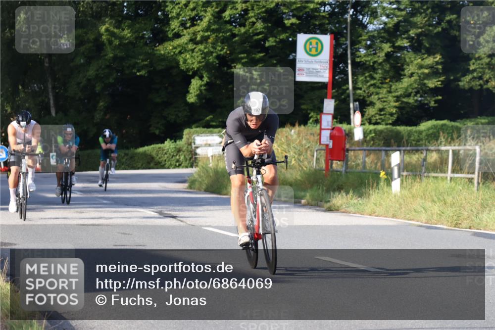 25.08.2024 - Elbe Triathlon Hamburg Fuchs,  Jonas http://msf.ph/oto/6864069 25.08.2024 09:21:38 Radfahren 188, 197, 204, 42, 46, 92 meine-sportfotos.de