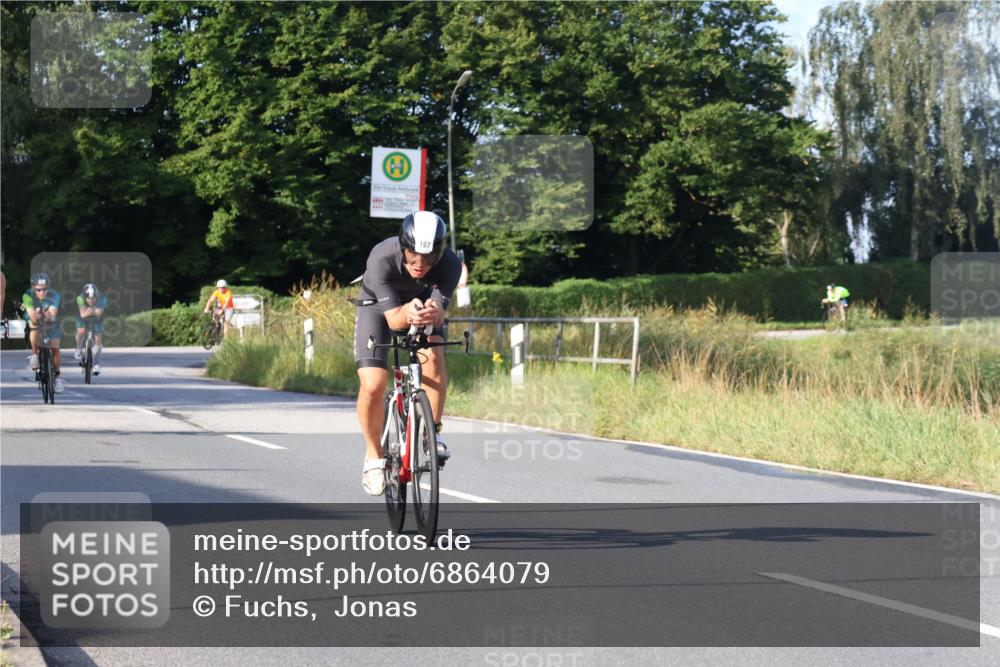 25.08.2024 - Elbe Triathlon Hamburg Fuchs,  Jonas http://msf.ph/oto/6864079 25.08.2024 09:21:38 Radfahren 188, 197, 204, 42, 46, 92 meine-sportfotos.de