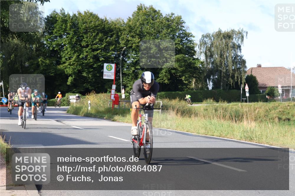 25.08.2024 - Elbe Triathlon Hamburg Fuchs,  Jonas http://msf.ph/oto/6864087 25.08.2024 09:21:38 Radfahren 188, 197, 204, 42, 46, 92 meine-sportfotos.de