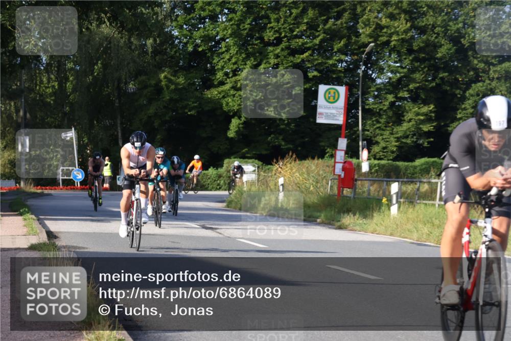 25.08.2024 - Elbe Triathlon Hamburg Fuchs,  Jonas http://msf.ph/oto/6864089 25.08.2024 09:21:38 Radfahren 188, 197, 204, 42, 46, 92 meine-sportfotos.de