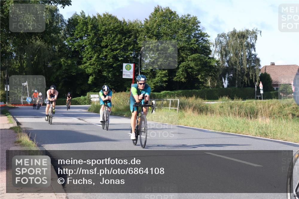 25.08.2024 - Elbe Triathlon Hamburg Fuchs,  Jonas http://msf.ph/oto/6864108 25.08.2024 09:21:40 Radfahren 197, 204, 42, 46, 92, 294, 34 meine-sportfotos.de