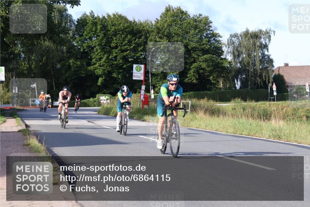 25.08.2024 - Elbe Triathlon Hamburg Fuchs,  Jonas http://msf.ph/oto/6864115 25.08.2024 09:21:41 Radfahren 197, 204, 42, 46, 92, 294, 34, 280 meine-sportfotos.de