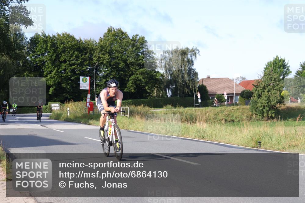 25.08.2024 - Elbe Triathlon Hamburg Fuchs,  Jonas http://msf.ph/oto/6864130 25.08.2024 09:21:42 Radfahren 197, 204, 42, 46, 92, 294, 34, 280, 190 meine-sportfotos.de