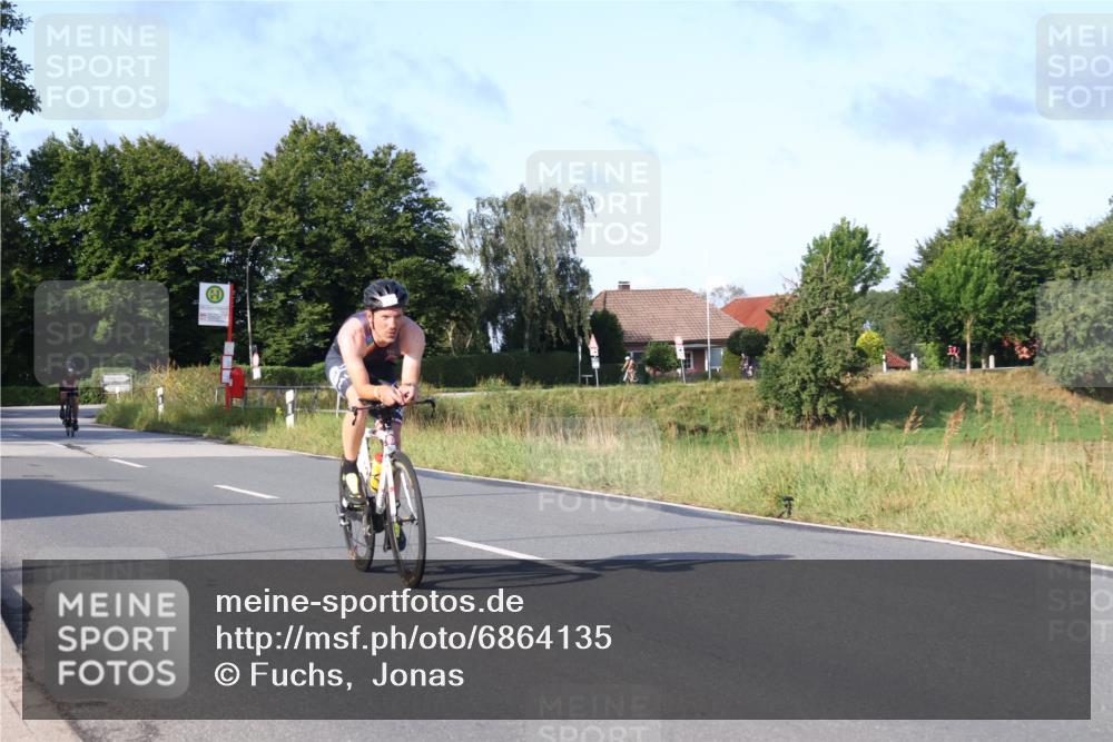 25.08.2024 - Elbe Triathlon Hamburg Fuchs,  Jonas http://msf.ph/oto/6864135 25.08.2024 09:21:42 Radfahren 197, 204, 42, 46, 92, 294, 34, 280, 190 meine-sportfotos.de