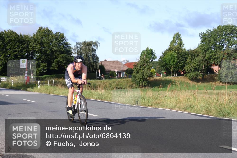 25.08.2024 - Elbe Triathlon Hamburg Fuchs,  Jonas http://msf.ph/oto/6864139 25.08.2024 09:21:42 Radfahren 197, 204, 42, 46, 92, 294, 34, 280, 190 meine-sportfotos.de