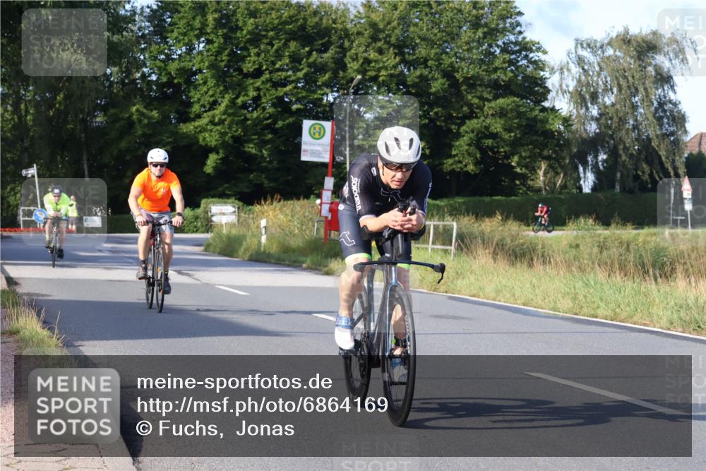 25.08.2024 - Elbe Triathlon Hamburg Fuchs,  Jonas http://msf.ph/oto/6864169 25.08.2024 09:21:46 Radfahren 42, 46, 92, 294, 34, 280, 190 meine-sportfotos.de
