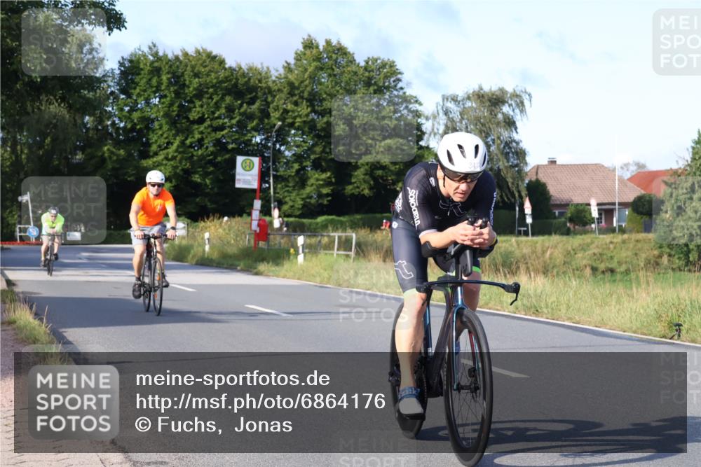 25.08.2024 - Elbe Triathlon Hamburg Fuchs,  Jonas http://msf.ph/oto/6864176 25.08.2024 09:21:46 Radfahren 42, 46, 92, 294, 34, 280, 190 meine-sportfotos.de