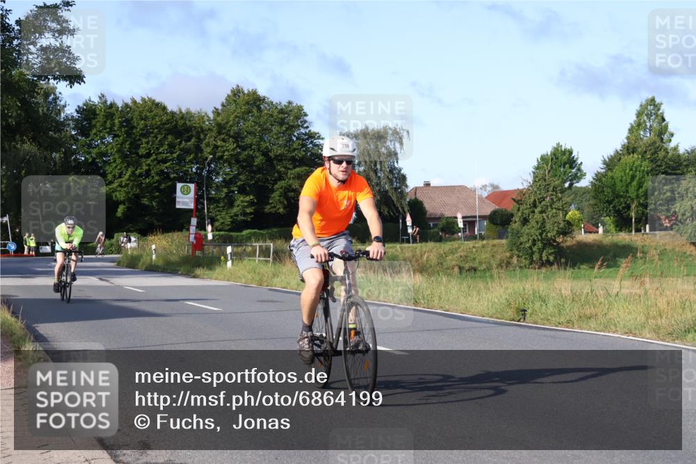 25.08.2024 - Elbe Triathlon Hamburg Fuchs,  Jonas http://msf.ph/oto/6864199 25.08.2024 09:21:47 Radfahren 46, 92, 294, 34, 280, 190 meine-sportfotos.de