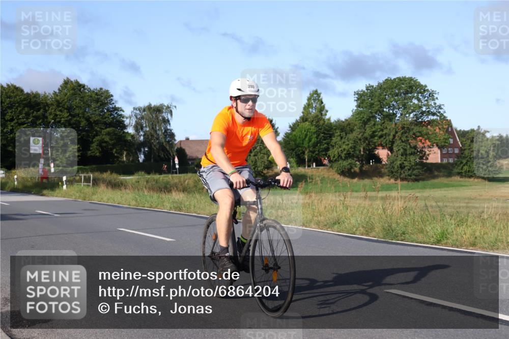 25.08.2024 - Elbe Triathlon Hamburg Fuchs,  Jonas http://msf.ph/oto/6864204 25.08.2024 09:21:48 Radfahren 92, 294, 34, 280, 190, 84 meine-sportfotos.de