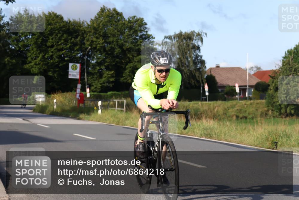 25.08.2024 - Elbe Triathlon Hamburg Fuchs,  Jonas http://msf.ph/oto/6864218 25.08.2024 09:21:49 Radfahren 294, 34, 280, 190, 84 meine-sportfotos.de