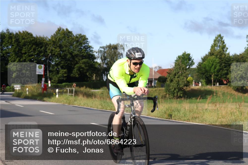 25.08.2024 - Elbe Triathlon Hamburg Fuchs,  Jonas http://msf.ph/oto/6864223 25.08.2024 09:21:49 Radfahren 294, 34, 280, 190, 84 meine-sportfotos.de