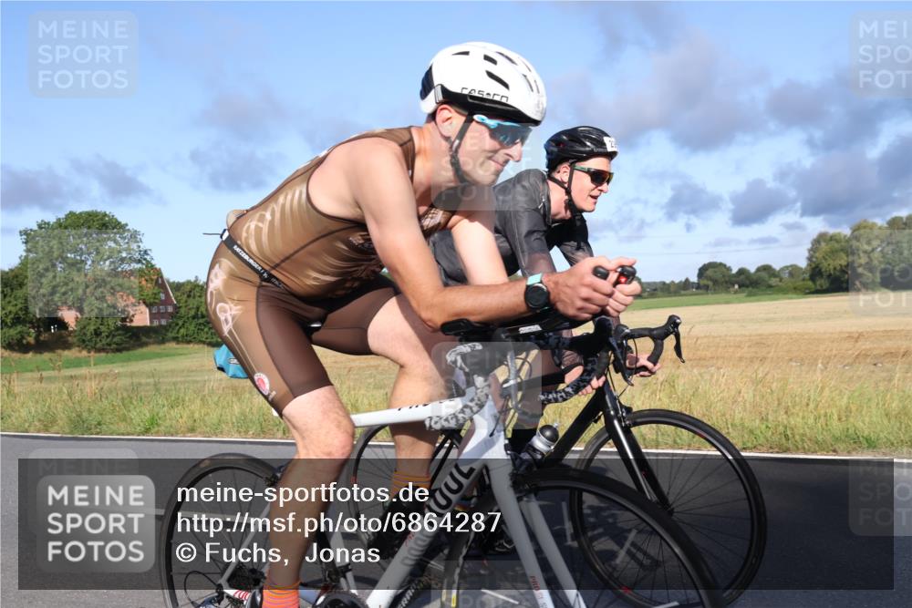 25.08.2024 - Elbe Triathlon Hamburg Fuchs,  Jonas http://msf.ph/oto/6864287 25.08.2024 09:21:57 Radfahren 84, 296, 93, 308 meine-sportfotos.de