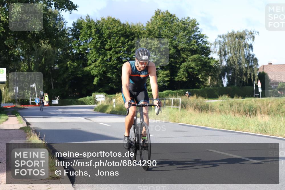 25.08.2024 - Elbe Triathlon Hamburg Fuchs,  Jonas http://msf.ph/oto/6864290 25.08.2024 09:21:59 Radfahren 84, 296, 93, 308, 213 meine-sportfotos.de