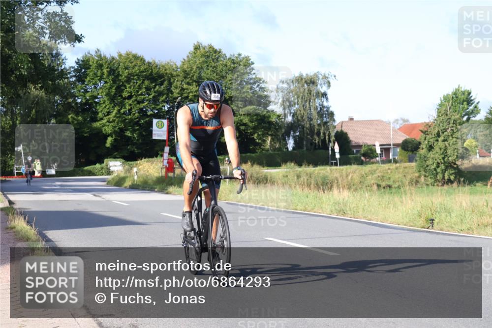 25.08.2024 - Elbe Triathlon Hamburg Fuchs,  Jonas http://msf.ph/oto/6864293 25.08.2024 09:21:59 Radfahren 84, 296, 93, 308, 213 meine-sportfotos.de