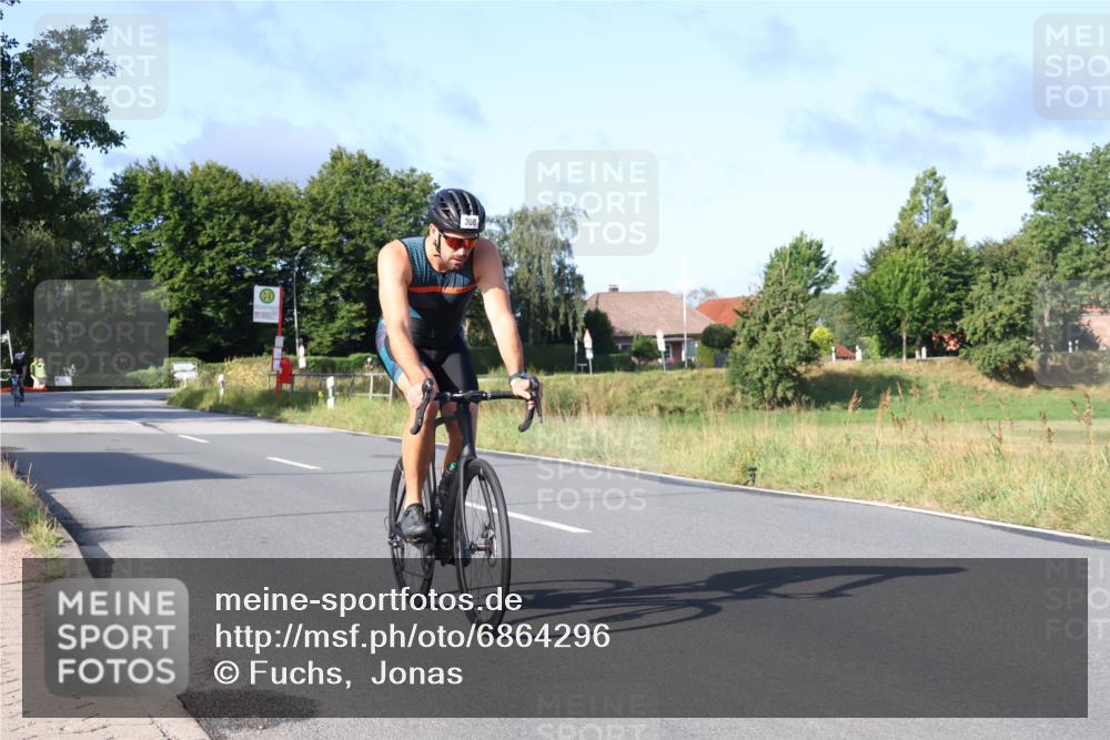 25.08.2024 - Elbe Triathlon Hamburg Fuchs,  Jonas http://msf.ph/oto/6864296 25.08.2024 09:21:59 Radfahren 84, 296, 93, 308, 213 meine-sportfotos.de